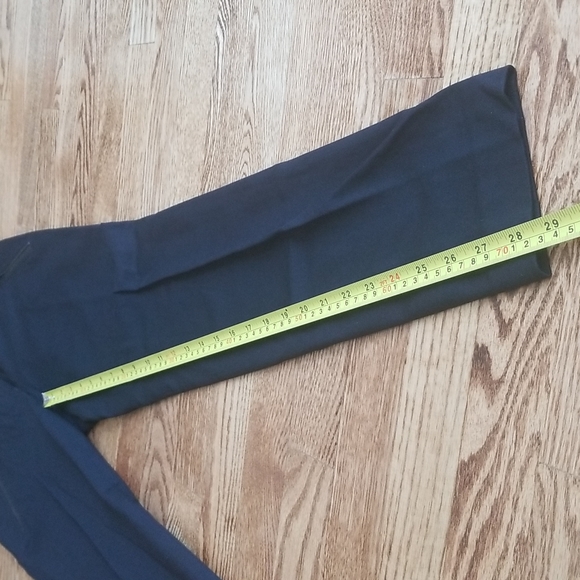 (4) Jones New York Signature Stretch Skinny Pant with Faux Leather Details - Picture 9 of 10